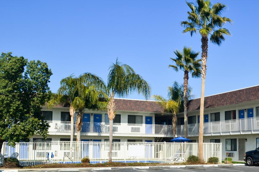 Motel 6 Lost Hills / Buttonwillow Racetrack Экстерьер фото
