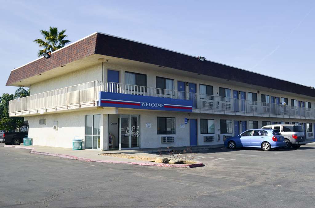 Motel 6 Lost Hills / Buttonwillow Racetrack Экстерьер фото