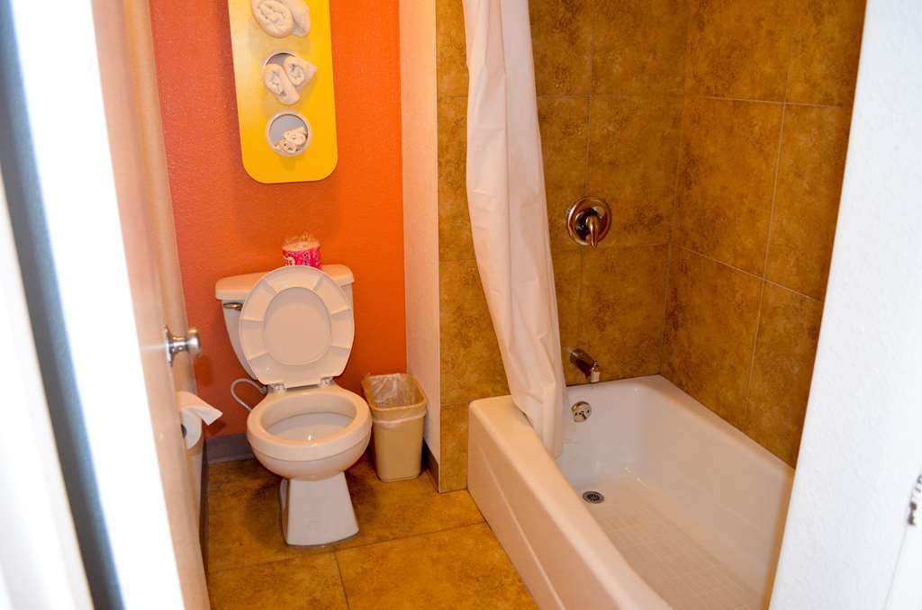 Motel 6 Lost Hills / Buttonwillow Racetrack Номер фото
