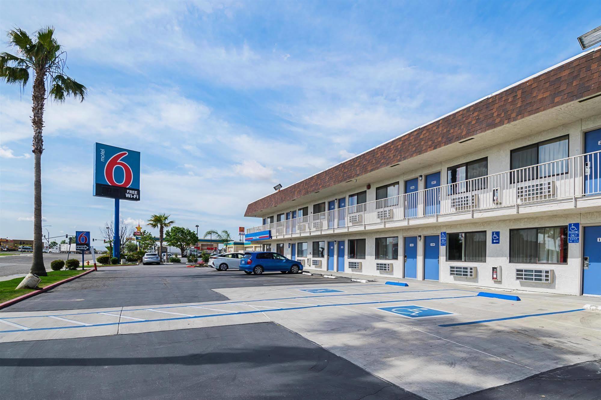 Motel 6 Lost Hills / Buttonwillow Racetrack Экстерьер фото