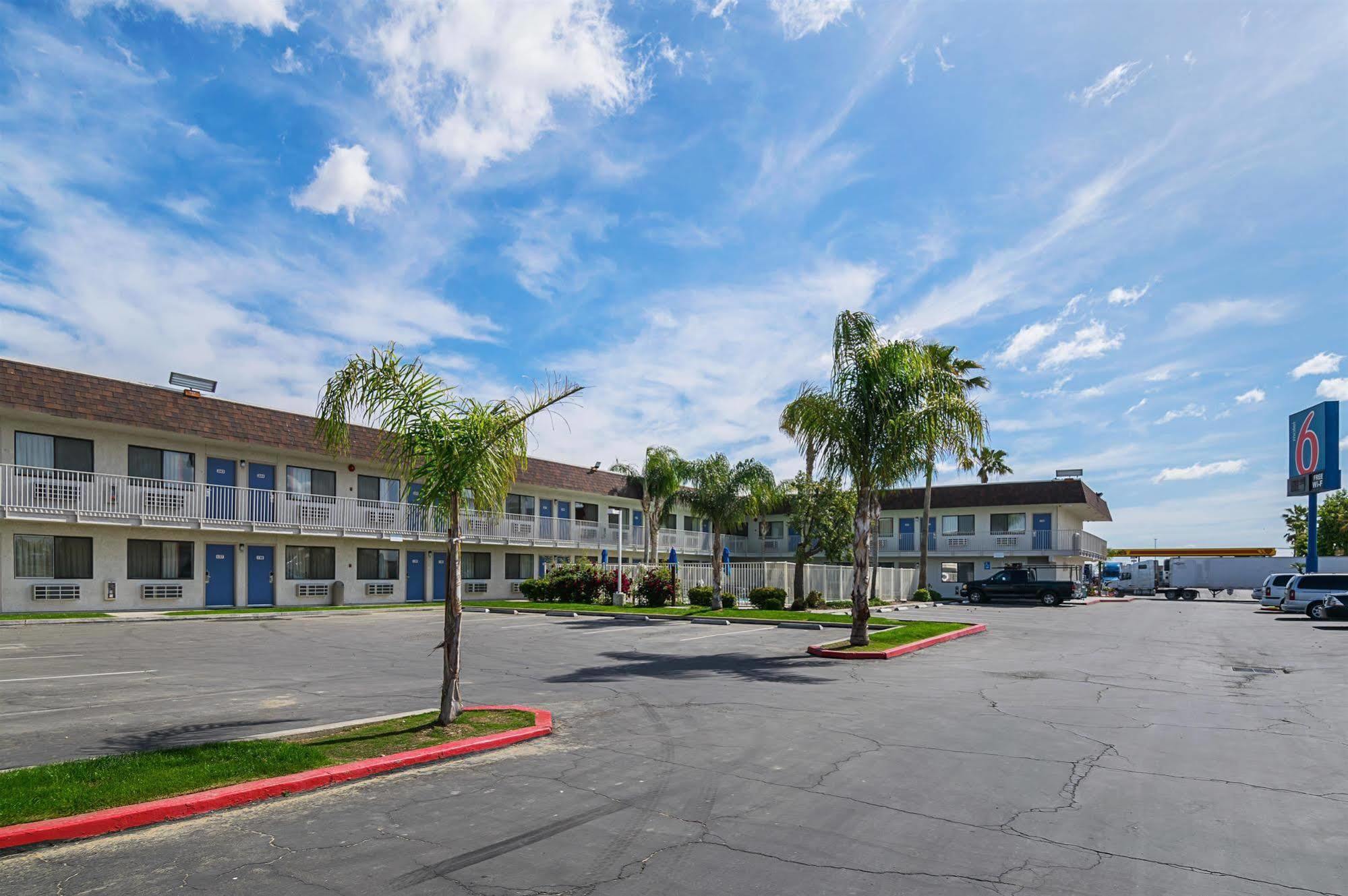 Motel 6 Lost Hills / Buttonwillow Racetrack Экстерьер фото
